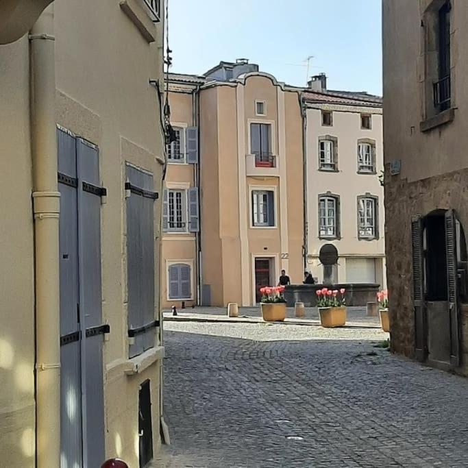 Maison De Ville Vic-le-Comte Luaran gambar