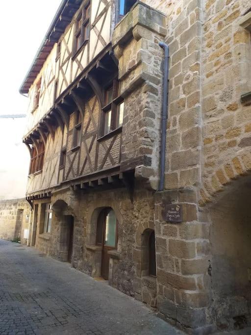 Maison De Ville Vic-le-Comte Luaran gambar